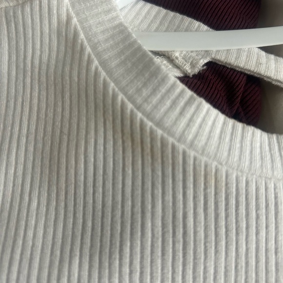 Garage XS Open Back White Crop Top - Picture 4 of 4